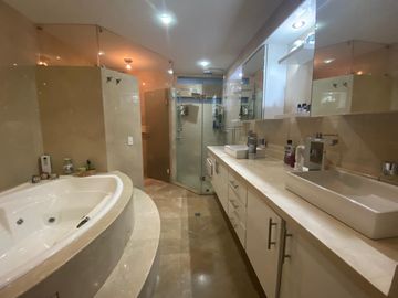 Departamento de venta de 2 dormitorios en Cumbayá Quito Ecuador