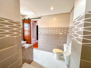 Prime location, perfect home – Discover this stunning single detached house in Sun Valley, Parañaque!