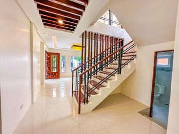 Prime location, perfect home – Discover this stunning single detached house in Sun Valley, Parañaque!