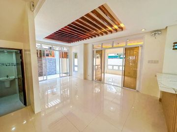 Prime location, perfect home – Discover this stunning single detached house in Sun Valley, Parañaque!