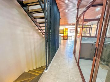 Alluring 3 Storey Townhouse For Sale in Better Living Paranaque City