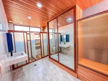 Alluring 3 Storey Townhouse For Sale in Better Living Paranaque City