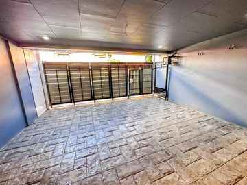 Alluring 3 Storey Townhouse For Sale in Better Living Paranaque City
