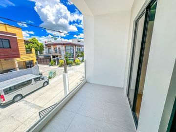 Elegantly Finished 2 Storey Modern Townhouse For Sale in Molino Bacoor Cavite