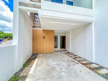 Elegantly Finished 2 Storey Modern Townhouse For Sale in Molino Bacoor Cavite