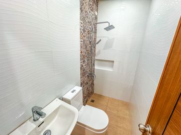 Elegantly Finished 2 Storey Modern Townhouse For Sale in Molino Bacoor Cavite