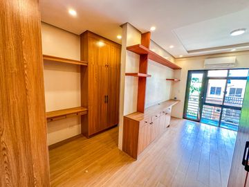 Elegantly Finished 2 Storey Modern Townhouse For Sale in Molino Bacoor Cavite