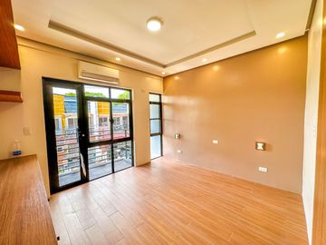 Elegantly Finished 2 Storey Modern Townhouse For Sale in Molino Bacoor Cavite