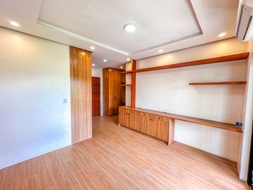 Elegantly Finished 2 Storey Modern Townhouse For Sale in Molino Bacoor Cavite