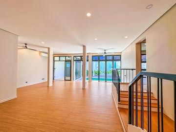 Live in the lap of Luxury: Bungalow House in Ayala Alabang Village with swimming pool
