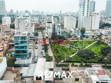 Amplia Casa De 2 Pisos En Venta | Santa Catalina