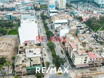 Amplia Casa De 2 Pisos En Venta | Santa Catalina