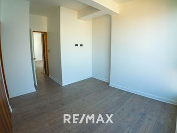 Departamento En Estreno En Edificio Con Acceso Directo A Parque Interno | Barrio Médico