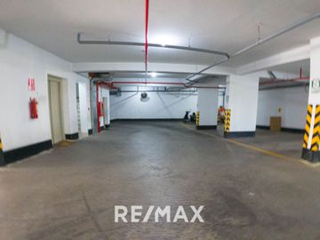 Departamento En Estreno En Edificio Con Acceso Directo A Parque Interno | Barrio Médico