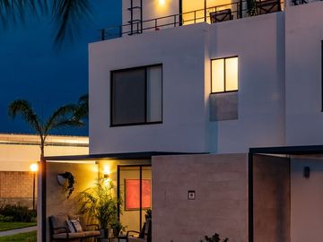 CASA EN VENTA AL SUR DE CUERNAVACA CON CANCHA DE TENIS