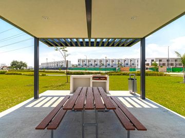 CASA CON ALBERCA Y ASADOR AL SUR DE CUERNAVACA EN VENTA