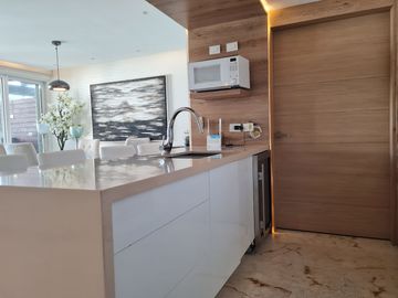 PENTHOUSE 3 RECÁMARAS THE ELEMENTS REMODELADO!!