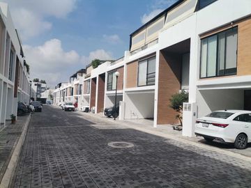SE VENDE CASA EN Residencial El Ciprés, Camino Real a Momoxpan, Cerrada de la Carcaña, Cholula de Rivadavia, Puebla, México