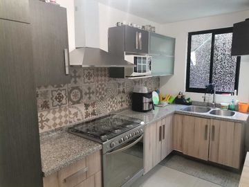 SE VENDE CASA EN Residencial El Ciprés, Camino Real a Momoxpan, Cerrada de la Carcaña, Cholula de Rivadavia, Puebla, México