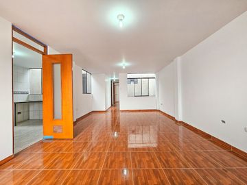 Amplio Departamento De 4 Habitaciones Cerca A Colegio Juan Pablo Peregrino A Un Paso Del Parque En Smp