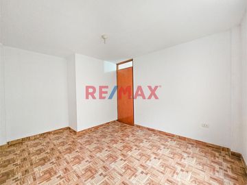 Amplio Departamento De 4 Habitaciones Cerca A Colegio Juan Pablo Peregrino A Un Paso Del Parque En Smp