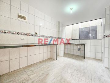 Amplio Departamento De 4 Habitaciones Cerca A Colegio Juan Pablo Peregrino A Un Paso Del Parque En Smp