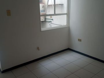 CASA EN VENTA  DE 3 RECAMARAS COLONIA SANTA CATARINA A 6 MIN DE LA 24 SUR Y PERIFERICO