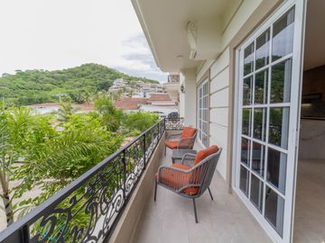 Departamento de 2 recamaras en venta en condominio Palacio Huatulco en la zona hotelera Tangolunda, Huatulco, Oaxaca, México