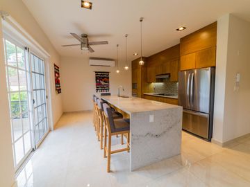 Departamento de 2 recamaras en venta en condominio Palacio Huatulco en la zona hotelera Tangolunda, Huatulco, Oaxaca, México