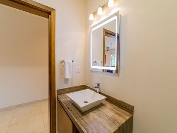 Departamento de 2 recamaras en venta en condominio Palacio Huatulco en la zona hotelera Tangolunda, Huatulco, Oaxaca, México