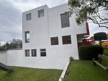 Venta de casa en Quito - Sector Mena del Hierro