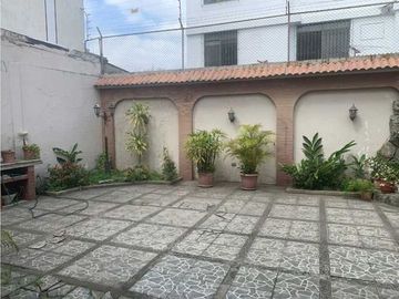 Se Vende amplia casa en Ciudadela los Alamos