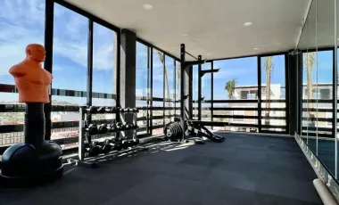 CASA EN VENTA EN LOMAS DE ANGELOPOLIS 3 RECAMARAS 4 BAÑOS JARDIN AMPLIO ROOF GARDEN ALBERCA