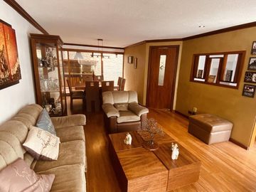 Venta de Casa Esquinera  de 3 Dormitorios dentro del Conjunto Residencial Boston Gardens en Urbanización Balcón Del Norte