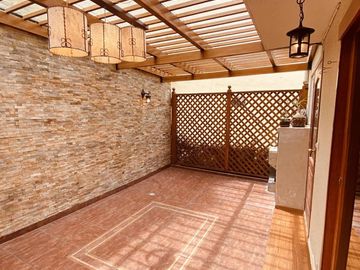 Venta de Casa Esquinera  de 3 Dormitorios dentro del Conjunto Residencial Boston Gardens en Urbanización Balcón Del Norte
