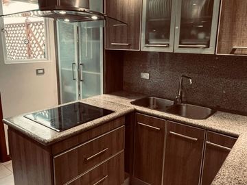 Venta de Casa Esquinera  de 3 Dormitorios dentro del Conjunto Residencial Boston Gardens en Urbanización Balcón Del Norte