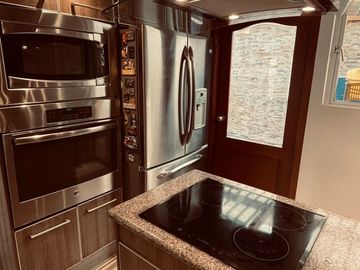 Venta de Casa Esquinera  de 3 Dormitorios dentro del Conjunto Residencial Boston Gardens en Urbanización Balcón Del Norte