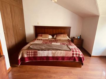 Venta de Casa Esquinera  de 3 Dormitorios dentro del Conjunto Residencial Boston Gardens en Urbanización Balcón Del Norte