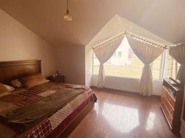 Venta de Casa Esquinera  de 3 Dormitorios dentro del Conjunto Residencial Boston Gardens en Urbanización Balcón Del Norte