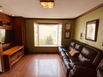 Venta de Casa Esquinera  de 3 Dormitorios dentro del Conjunto Residencial Boston Gardens en Urbanización Balcón Del Norte