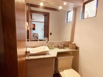 Venta de Casa Esquinera  de 3 Dormitorios dentro del Conjunto Residencial Boston Gardens en Urbanización Balcón Del Norte