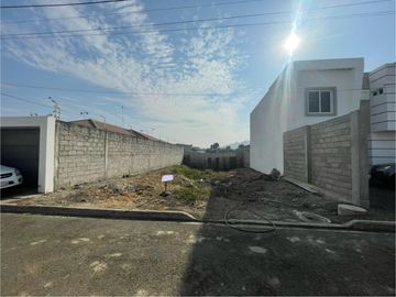 EN VENTA DE OPORTUNIDAD TERRENO URBANIZADO EN CIUDAD DEL NORTE PORTOVIEJO