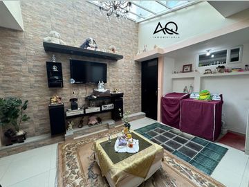 Casa rentera en venta en Loja calle Macará