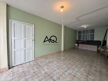 Casa rentera en venta en Loja calle Macará