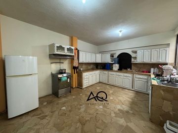 Casa rentera en venta en Loja calle Macará