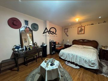 Casa rentera en venta en Loja calle Macará