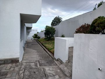 Venta Casa con 4 dormitorios, sector Carcelén Sector  Colegio Einstein