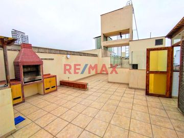 Se Vende Acogedor Duplex C/Estacionamiento En Calle Tranquila, Urb. Los Gladiolos Pueblo Libre