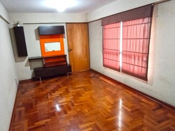 Se Vende Acogedor Duplex C/Estacionamiento En Calle Tranquila, Urb. Los Gladiolos Pueblo Libre