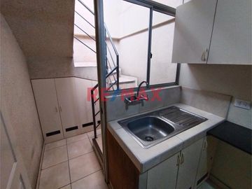 Se Vende Acogedor Duplex C/Estacionamiento En Calle Tranquila, Urb. Los Gladiolos Pueblo Libre